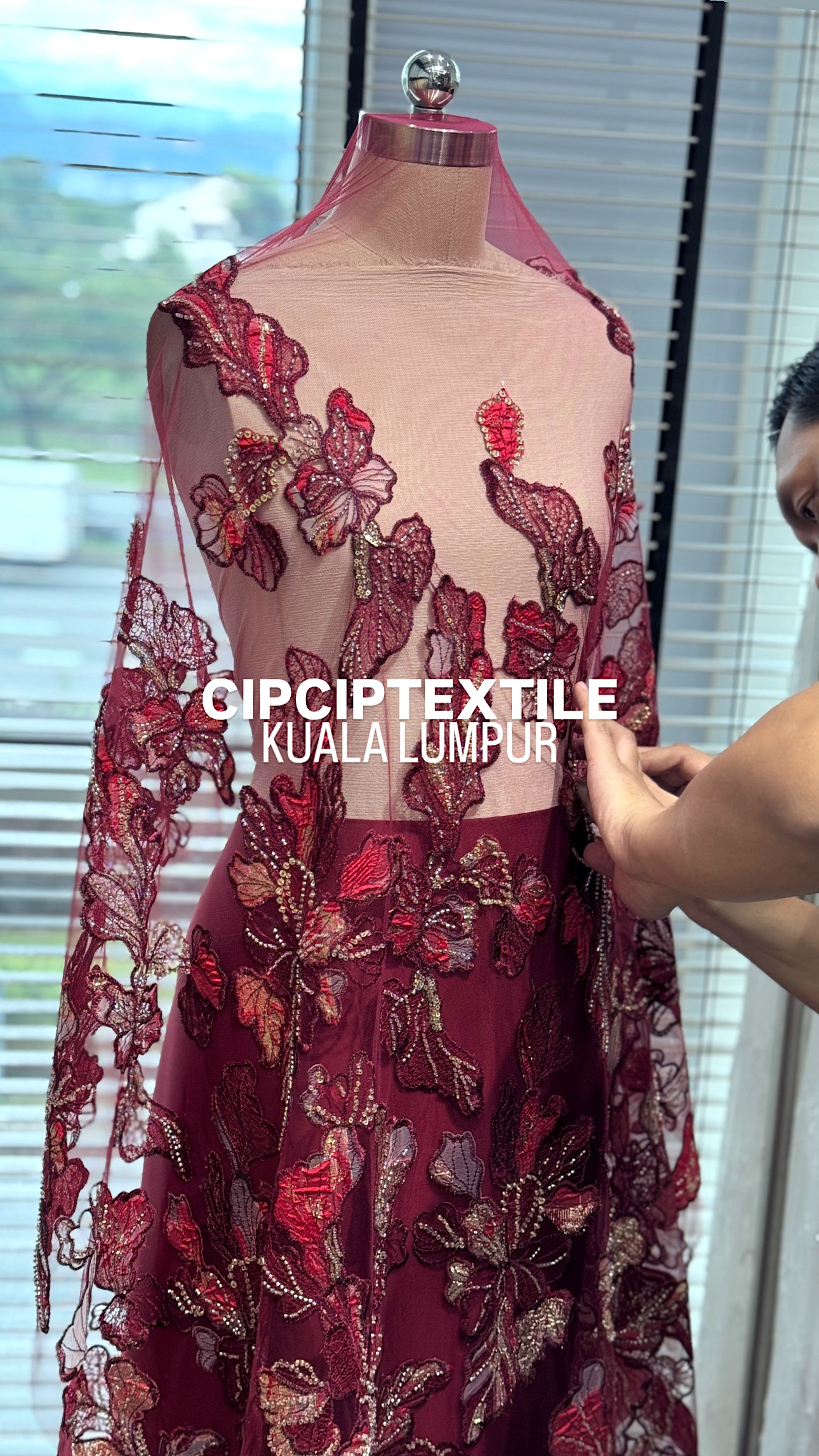 87135338-6C05-4AA8-9A09-1CA9F0FDA984