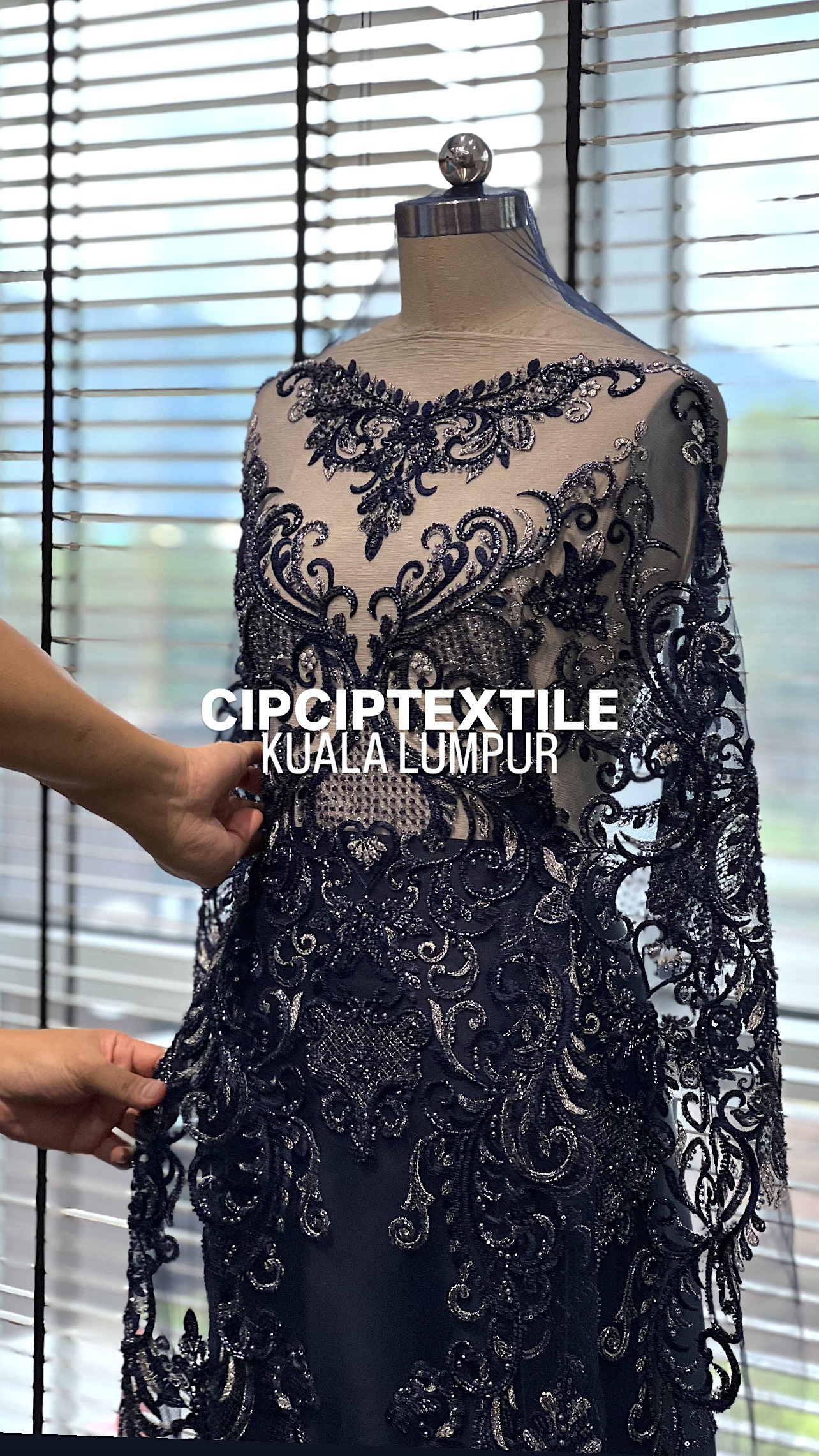 7E2B684C-628B-4139-B3AD-EBE70478F8BD