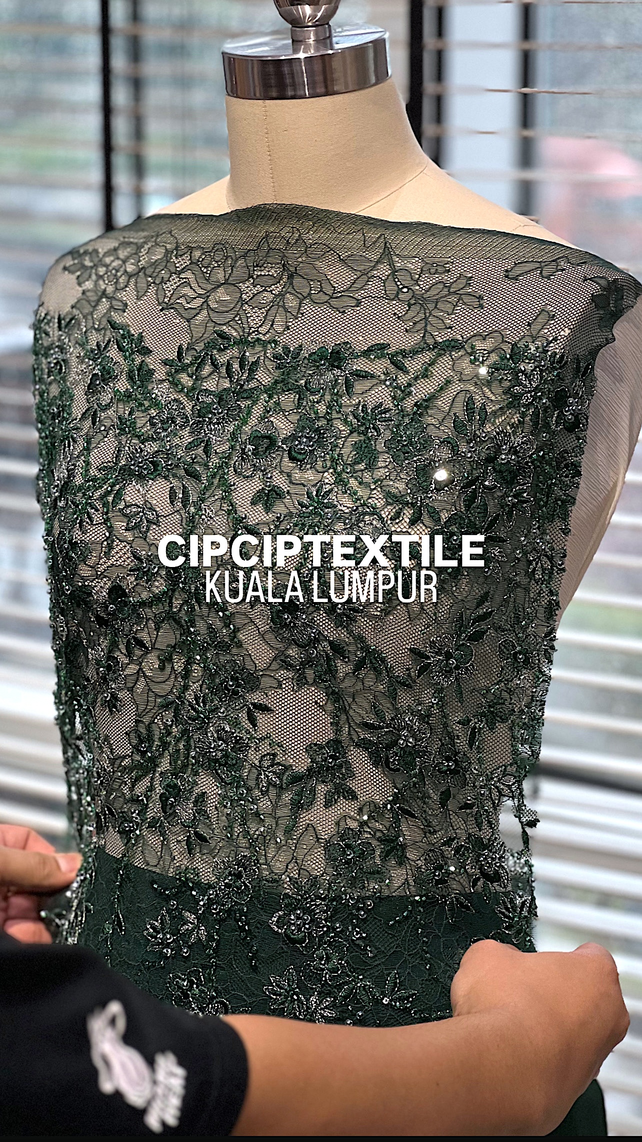 CE495DDE-6442-4E6A-A294-6D779A76C8EC