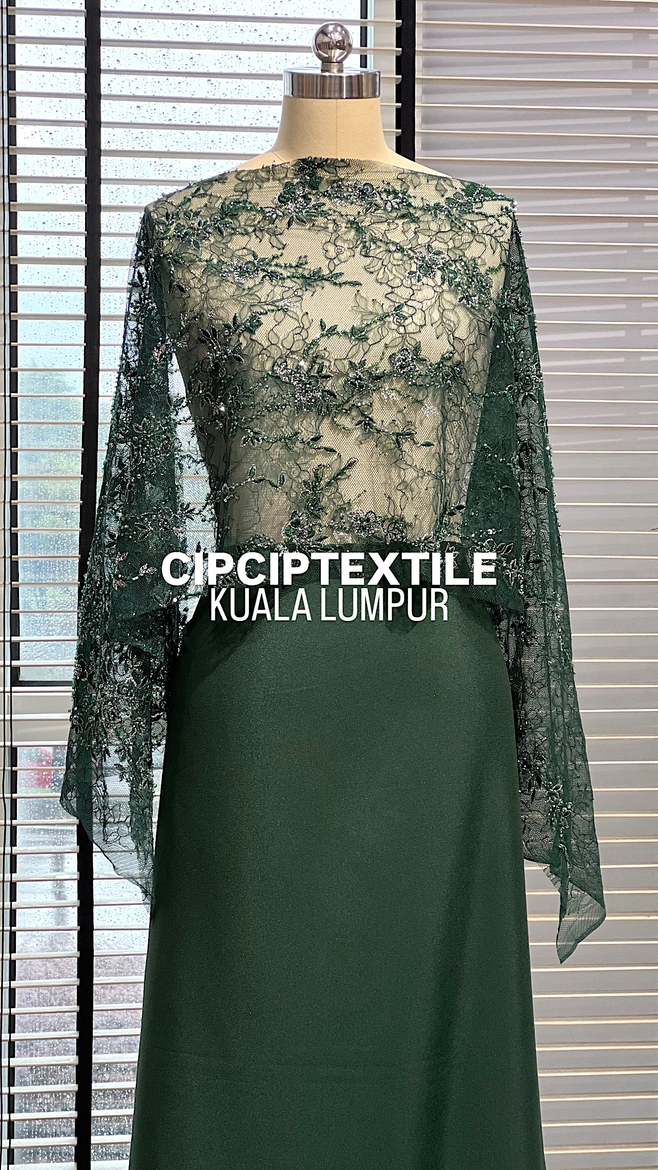 CEDECAE9-17D5-4E11-B673-CBCDEFDFF91E